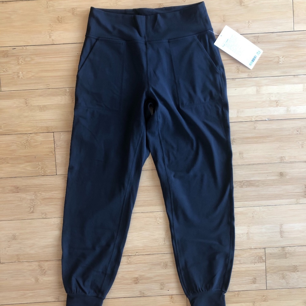 Lululemon size 8 align joggers